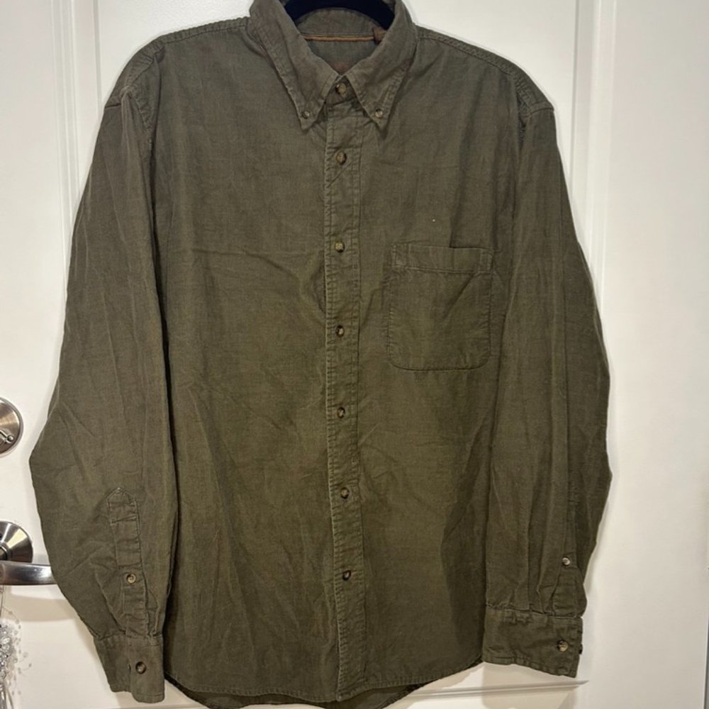 👔 Timeless St. John's Bay Corduroy Button-Up Shirt - L, Classic Elegance! 👔
